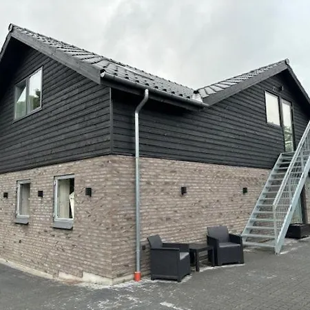 6 Person Modern With Style And Comfort Lejlighed